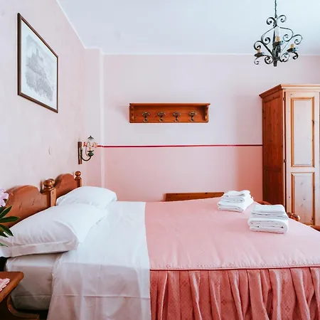 Hotel Napoleon Montjovet Room photo
